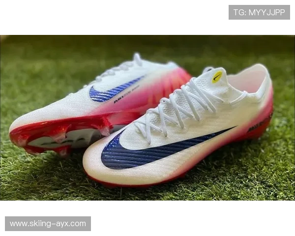 足球鞋与球星上脚守门员的完美结合 探索守门员专属足球鞋的创新与突破